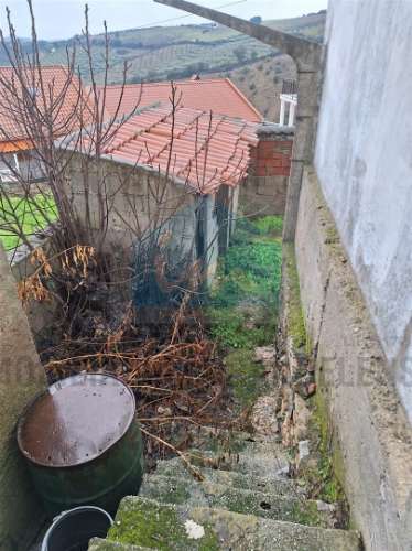 Moradia em ruínas para reconstrução em Vilares - Murça
