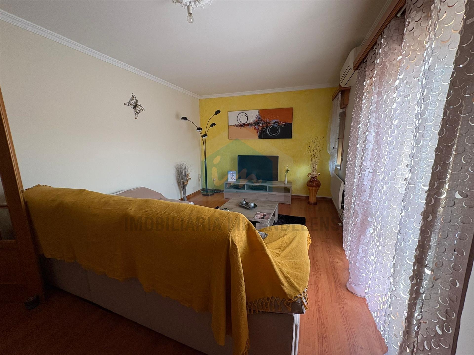 Apartamento T3 para venda com 3 frentes em Mirandela