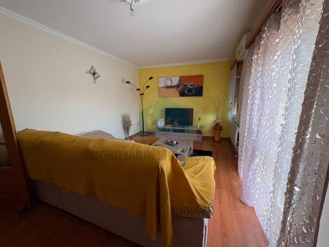 Apartamento T3 para venda com 3 frentes em Mirandela