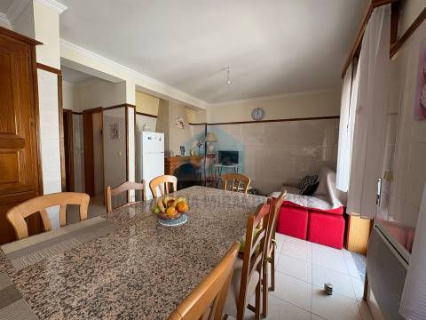 Apartamento T3 para venda com 3 frentes em Mirandela