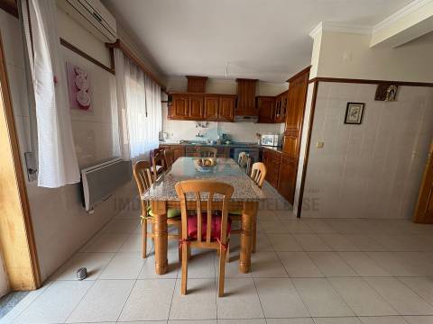 Apartamento T3 para venda com 3 frentes em Mirandela
