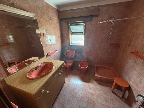 Moradia T4 à venda em Mirandela