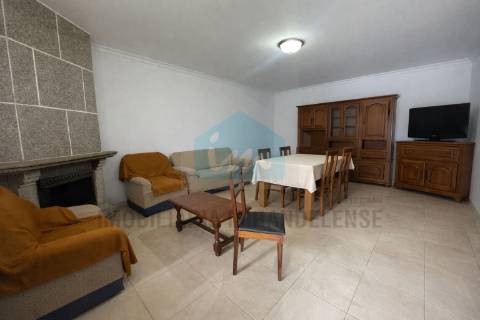 Moradia em Suçães com mais 7,5 hectares de terrenos anexos