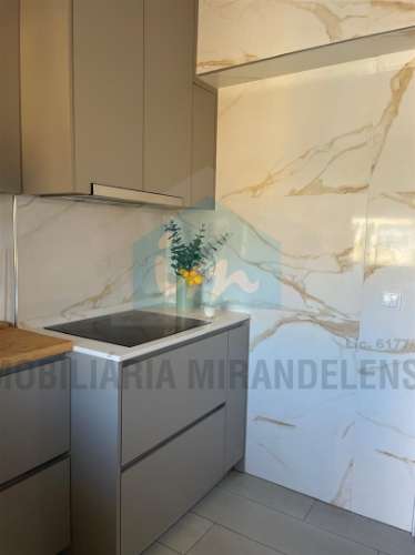 Apartamento T2+1 Remodelado com Vista Rio Tua – Mirandela