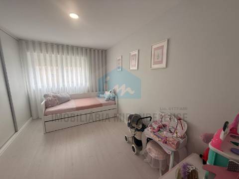 Apartamento T2+1 Remodelado com Vista Rio Tua – Mirandela