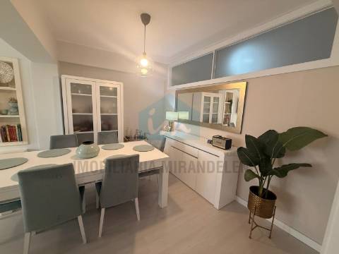 Apartamento T2+1 Remodelado com Vista Rio Tua – Mirandela