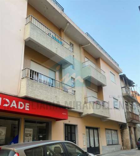 Apartamento T3 com Varanda no Centro de Mirandela - mobilado e equipado