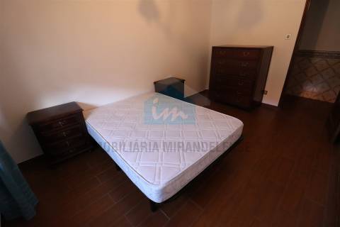 Apartamento T3 com Varanda no Centro de Mirandela - mobilado e equipado