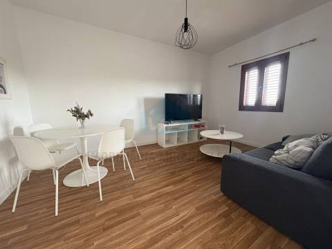 Imóvel remodelado composto por 2 apartamentos totalmente mobilados e equipados em Mirandela