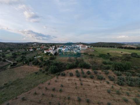 Terreno para Construção de uma Moradia de 4 Frentes com Vista para o Rio Rabaçal em Chelas-Mirandela