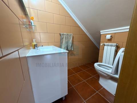 Moradia T3 Geminada com 3 Suítes, a 2km de Mirandela