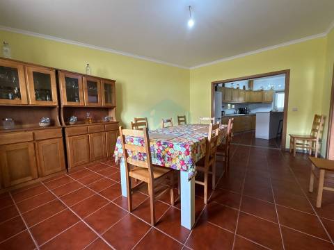 Moradia T3 Geminada com 3 Suítes, a 2km de Mirandela