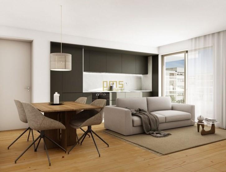 T1 Rua da Constituição - Porto