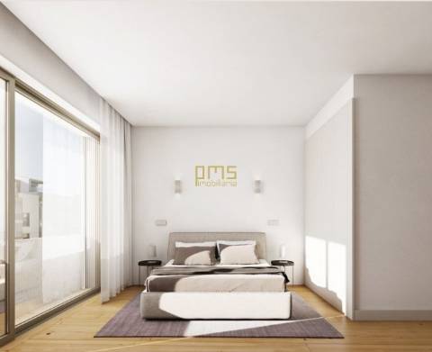 T1 Rua da Constituição - Porto