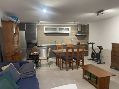 Andar Moradia Rechousa - Canelas