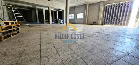 Armazém  Venda em Torrados e Sousa,Felgueiras