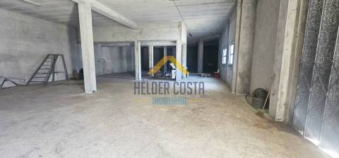 Armazém  Venda em Torrados e Sousa,Felgueiras