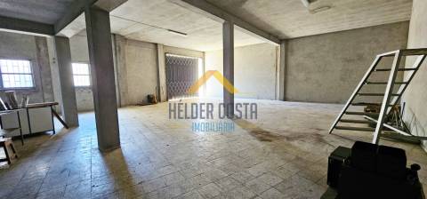 Armazém  Venda em Torrados e Sousa,Felgueiras