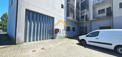 Armazém  Venda em Torrados e Sousa,Felgueiras