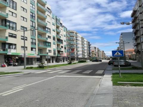 LOJA PARA VENDA, 2ª LINHA DE MAR, PÓVOA DE VARZIM
