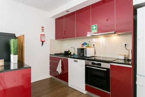 Golden Stay - Quarto Oura