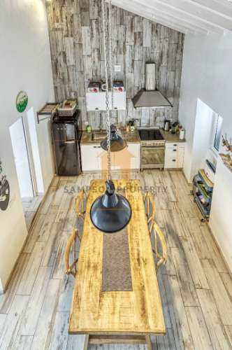 Para venda Moradia Remodelada com Pátio Privado em Carvoeiro