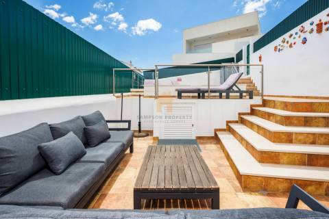 Para venda em Carvoeiro, moradia com piscina privada apenas a 250m da praia