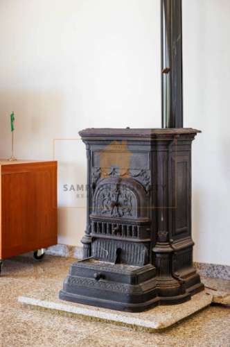 Para venda moradia T4 com garagem em Carvoeiro