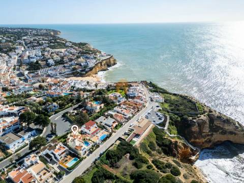 Para venda, moradia de 5 quartos frente ao mar em Carvoeiro