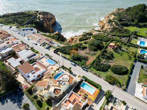 Para venda, moradia de 5 quartos frente ao mar em Carvoeiro