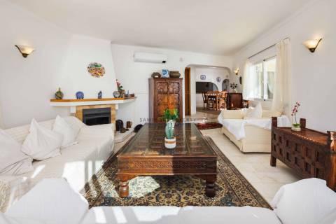 Para venda, moradia de 5 quartos frente ao mar em Carvoeiro