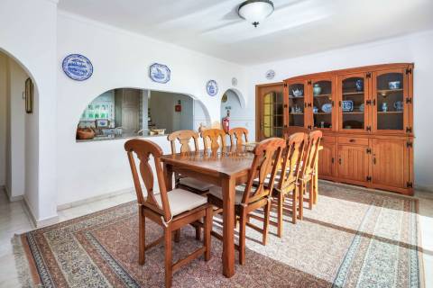 Para venda, moradia de 5 quartos frente ao mar em Carvoeiro