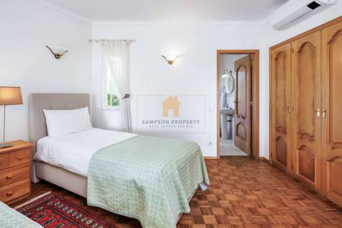 Para venda, moradia de 5 quartos frente ao mar em Carvoeiro