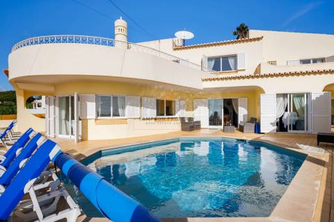 Para venda, moradia de 5 quartos frente ao mar em Carvoeiro