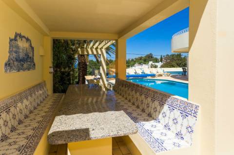 Para venda, moradia de 5 quartos frente ao mar em Carvoeiro