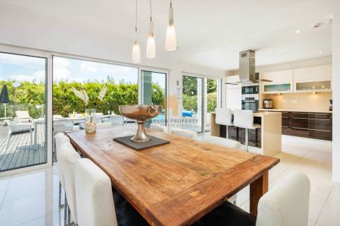 Moradia T4 contemporânea para venda em Carvoeiro