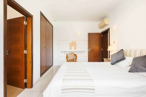 Moradia T4 contemporânea para venda em Carvoeiro