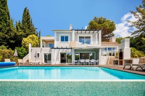 Moradia T4 contemporânea para venda em Carvoeiro