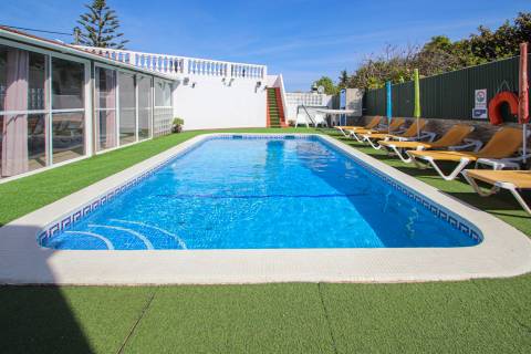 Para venda moradia T4 com piscina e garagem privadas