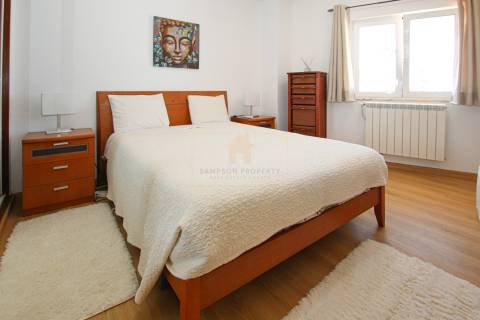 Para venda moradia T4 com piscina e garagem privadas