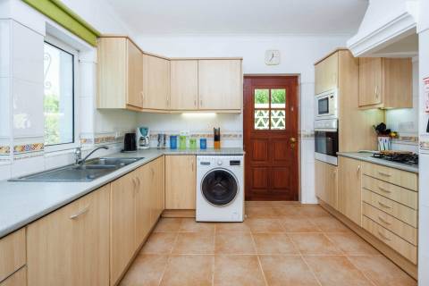 Para venda – Moradia T3 com piscina privada no Gramacho Golf Resort, Carvoeiro