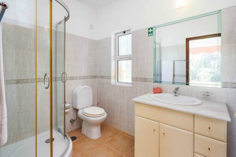 Para venda – Moradia T3 com piscina privada no Gramacho Golf Resort, Carvoeiro