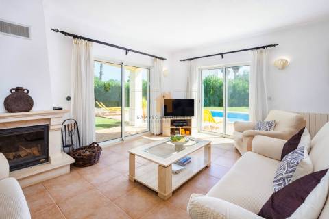 Para venda – Moradia T3 com piscina privada no Gramacho Golf Resort, Carvoeiro