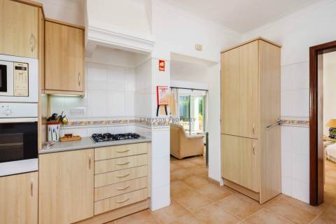 Para venda – Moradia T3 com piscina privada no Gramacho Golf Resort, Carvoeiro