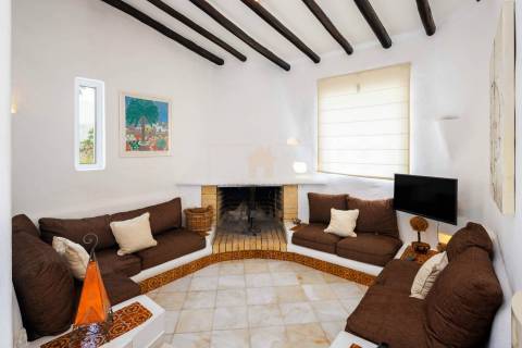 Moradia T3 para venda com piscina e garagem em Carvoeiro