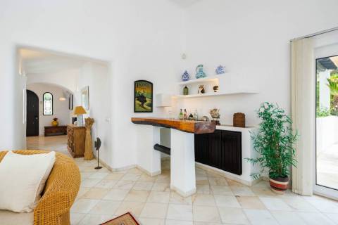 Moradia T3 para venda com piscina e garagem em Carvoeiro