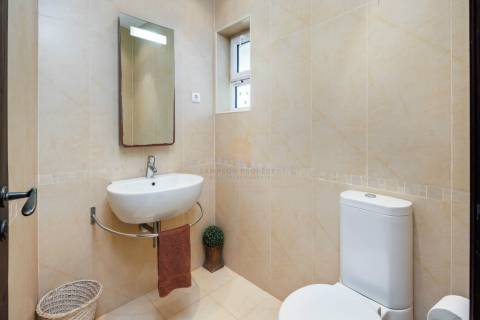 Moradia T3 para venda com piscina e garagem em Carvoeiro