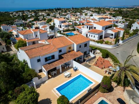 Moradia T3+1 para venda com Piscina em Sesmarias - Carvoeiro