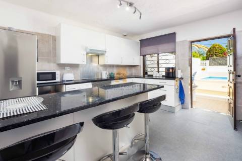 Moradia T3+1 para venda com Piscina em Sesmarias - Carvoeiro