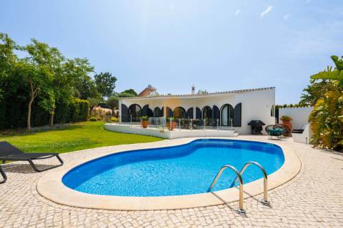 Para venda moradia de luxo com 3 quartos em Carvoeiro